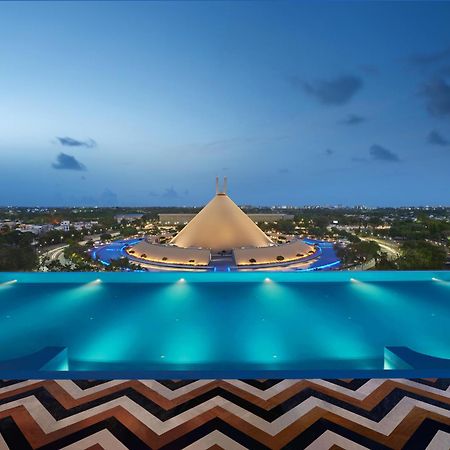 The Leela Gandhinagar Hotel Екстериор снимка