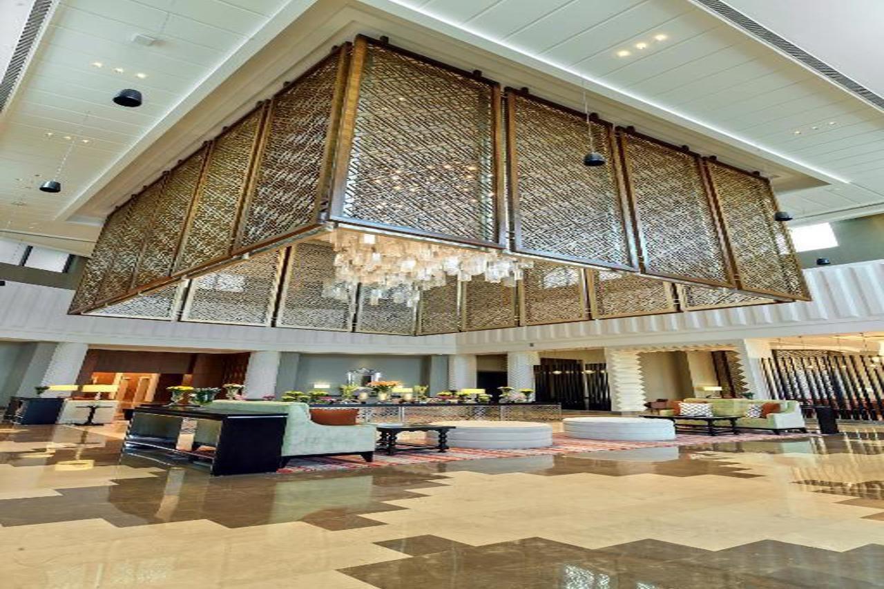 The Leela Gandhinagar Hotel Екстериор снимка