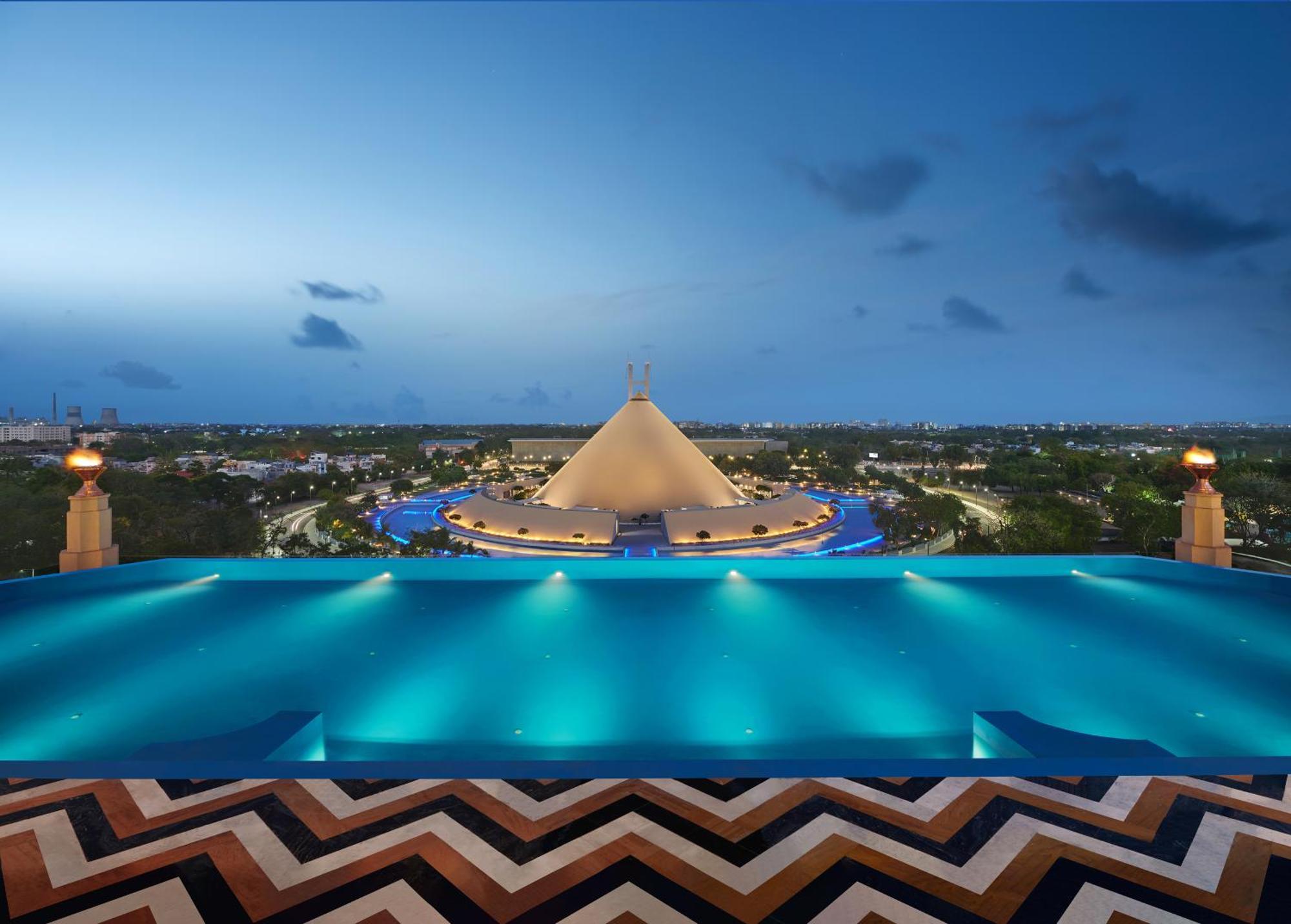 The Leela Gandhinagar Hotel Екстериор снимка
