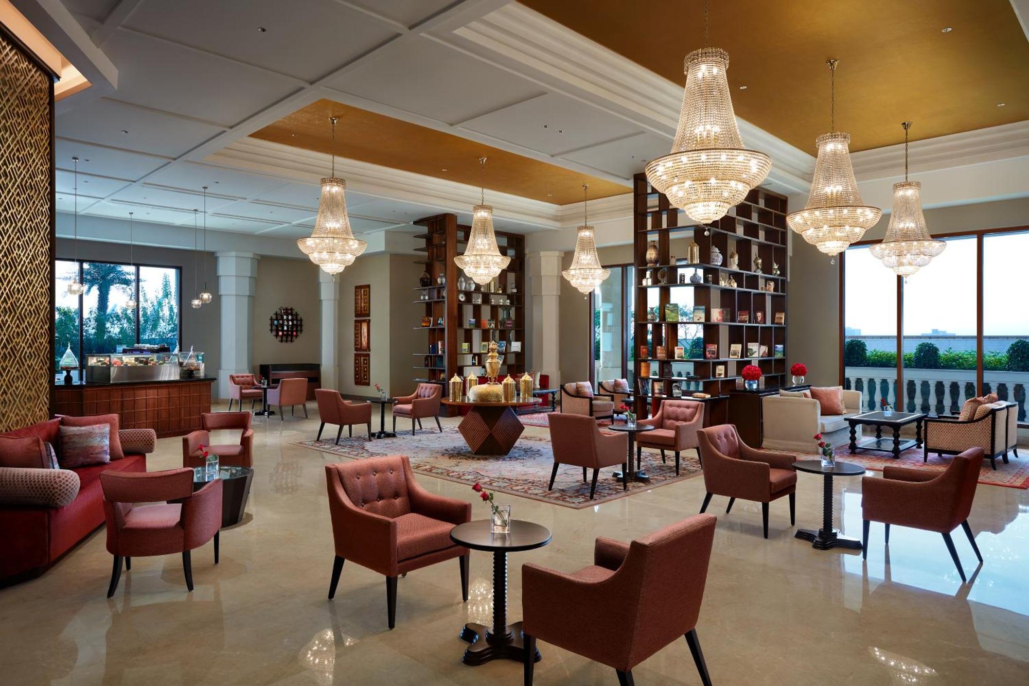The Leela Gandhinagar Hotel Екстериор снимка