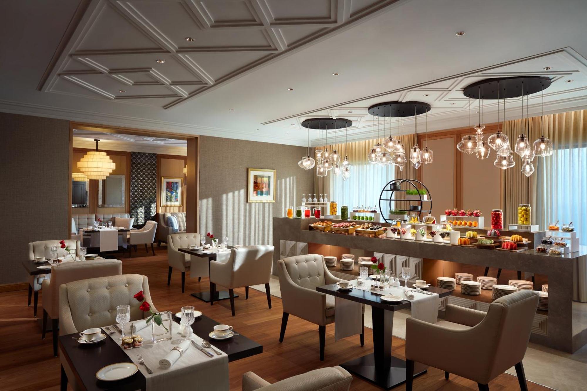 The Leela Gandhinagar Hotel Екстериор снимка