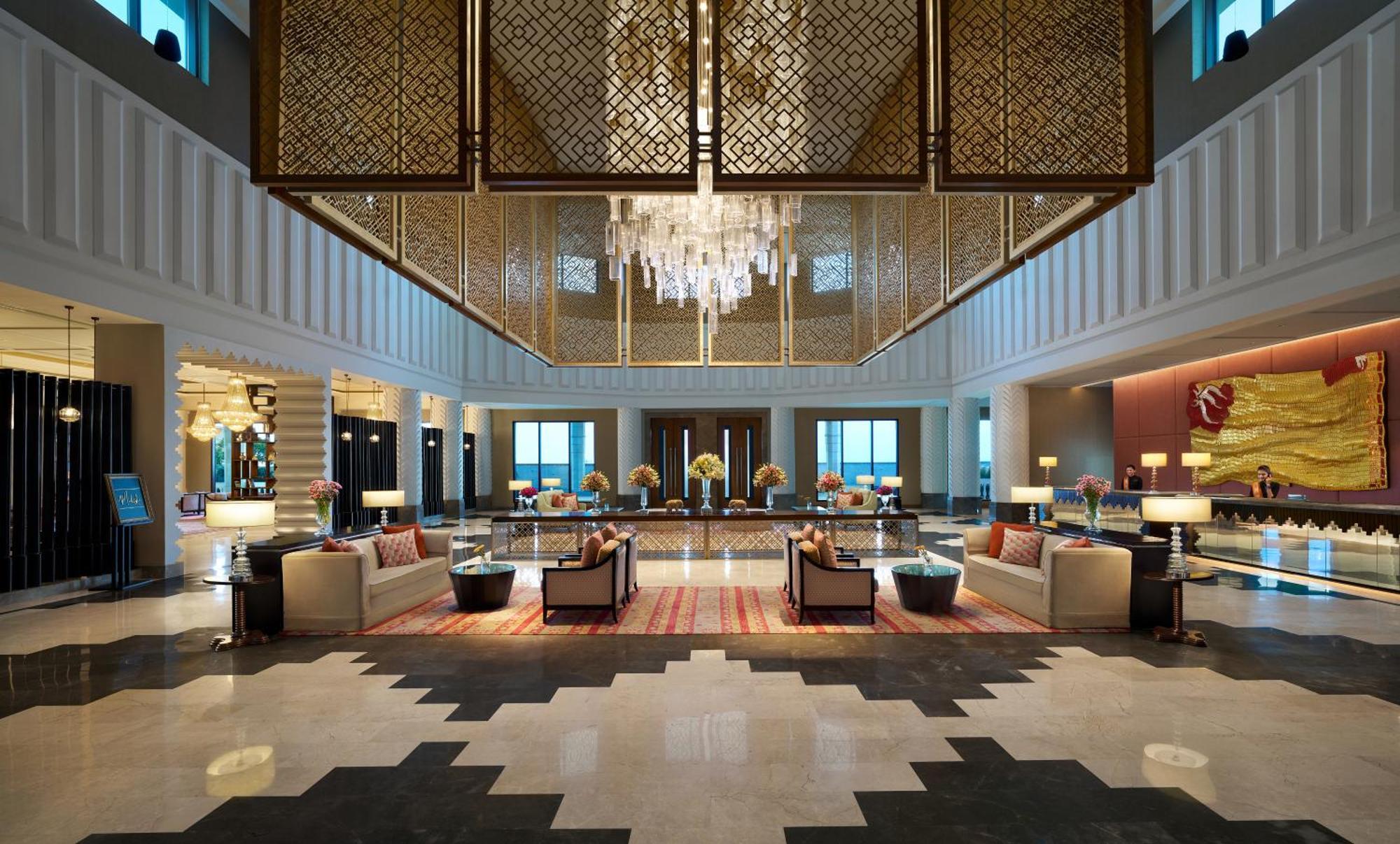 The Leela Gandhinagar Hotel Екстериор снимка