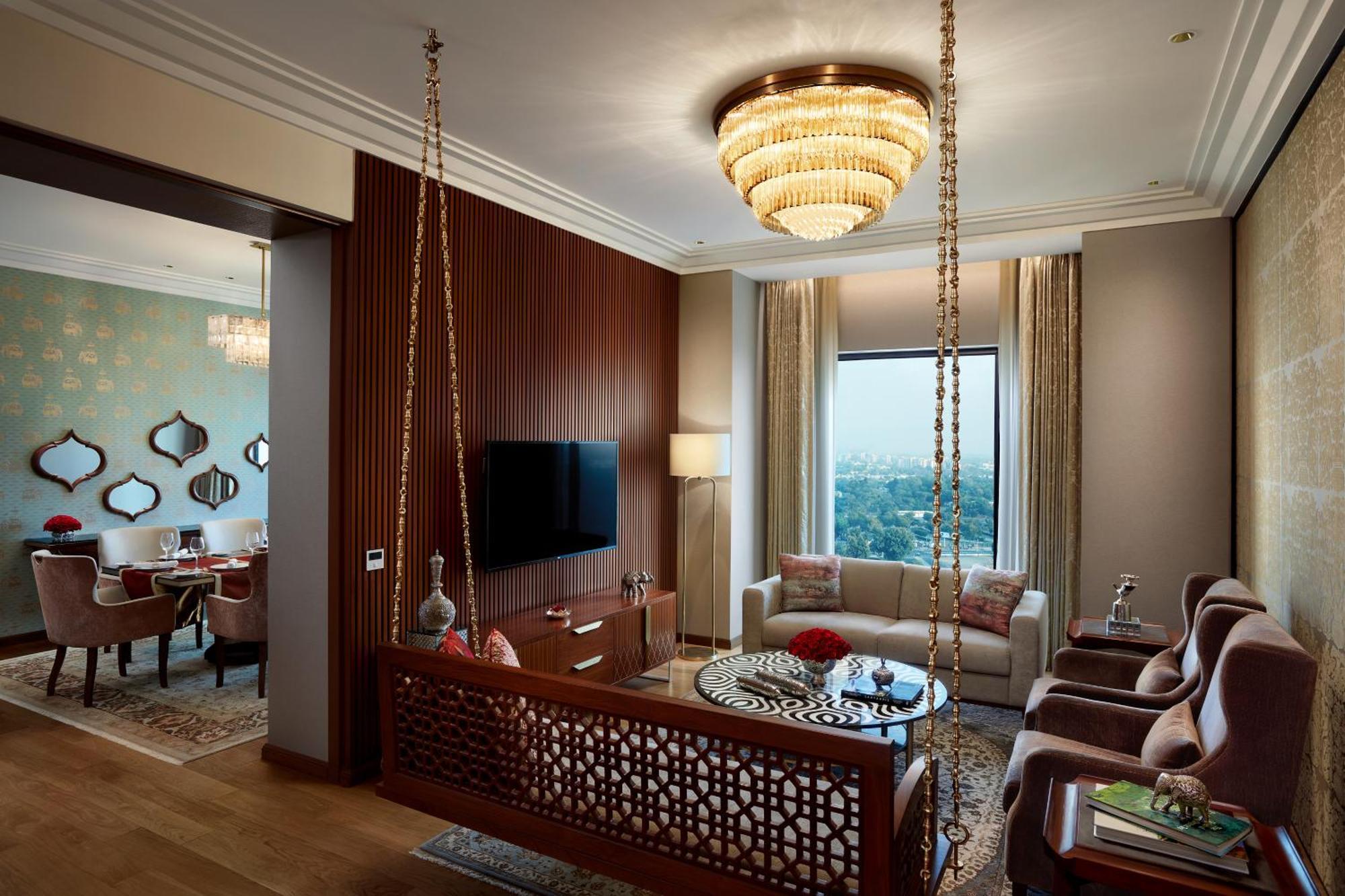The Leela Gandhinagar Hotel Екстериор снимка